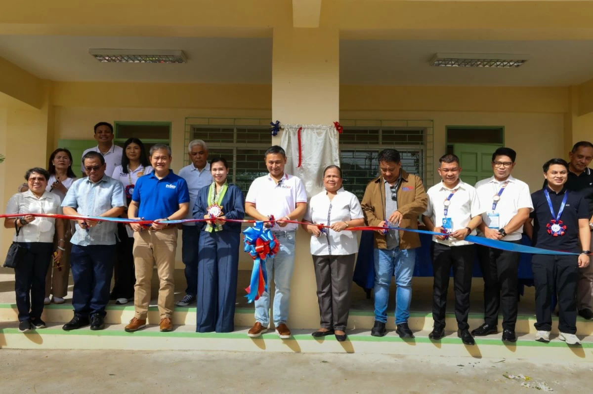 The inauguration of the fully air-conditioned school building in San Pedro City highlights the Marcos administration’s push for modern and improved learning spaces. (DepEd photo) 