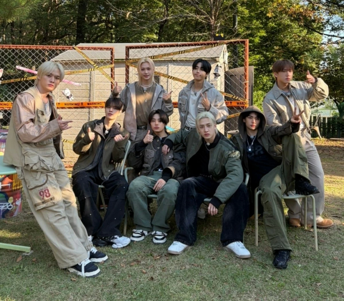 Stray Kids (X)