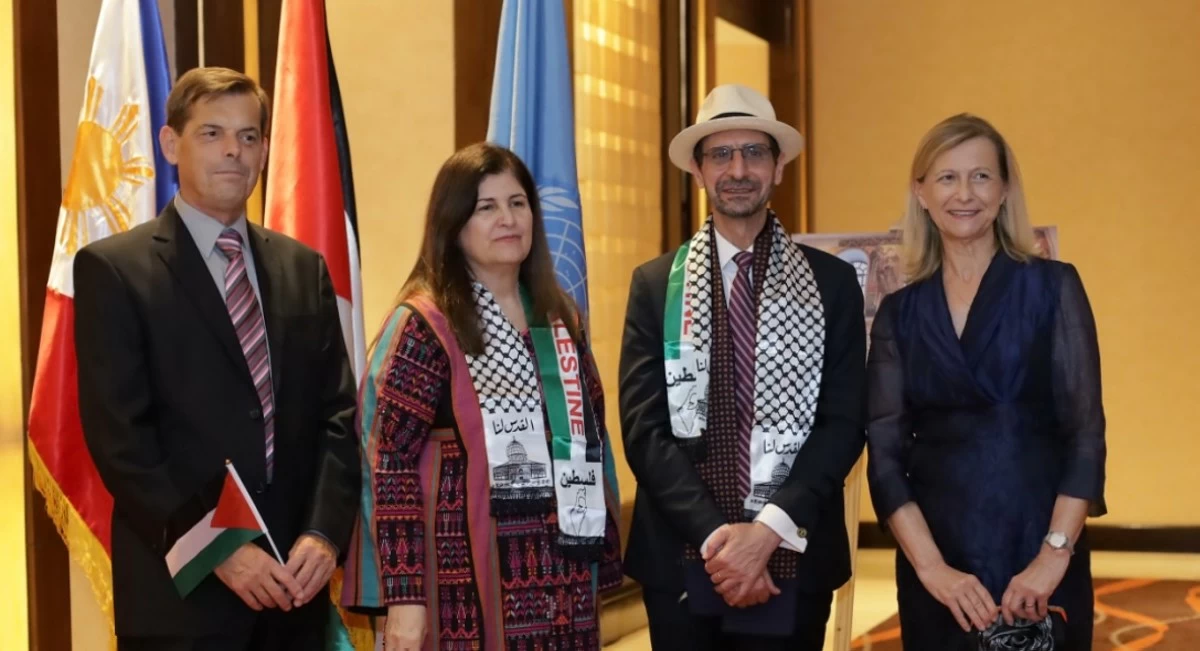 Dusan Ropret joins Palestinian Foreign Minister Varsen Aghabekian Shahin, Ambassador Mounir Y.K. Anastas, and Ambassador Dr. Smiljana Knez of Slovenia at the embassy gathering