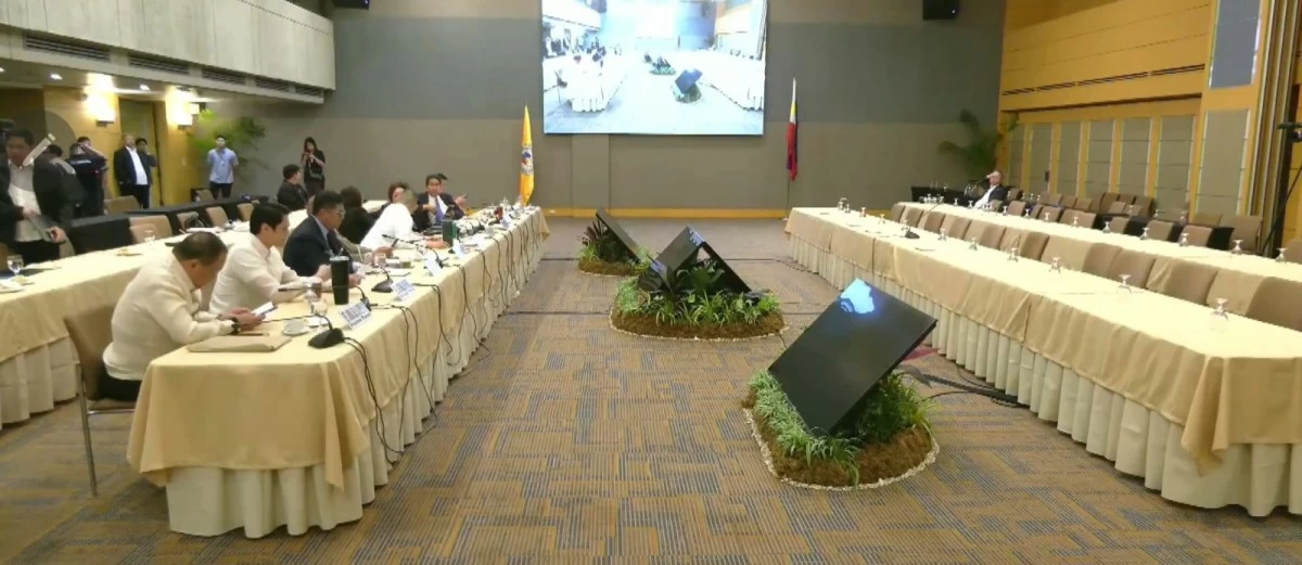 (Screenshot from Facebook livestream)