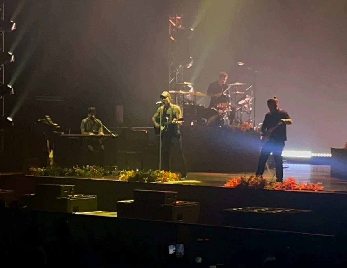 American band The Fray performs at the Smart Araneta Coliseum (Carissa Alcantara) 