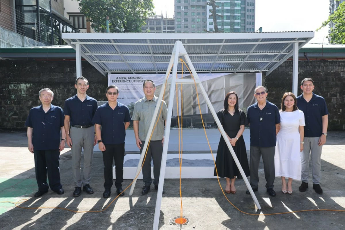 From left: Vice Chairman of Lexus Philippines, Dr. David Go; President of Lexus Philippines, Masando Hashimoto; Chairman of Lexus Philippines, Alfred Ty; District Representative of Quezon City – 4th District, Hon. Jesus Manuel “Bong” Suntay; Mayor of Quezon City, Hon. Ma. Josefina 