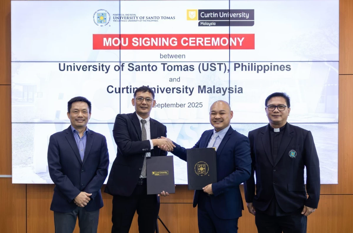 (From left:) Curtin Malaysia Faculty of Engineering and Science dean prof. Tuong-Thuy Vu, UST CICS dean Christopher D. Ladao, M.S.C.S., Curtin Malaysia pro vice-chancellor, president and chief executive prof. Vincent Lee, and UST CICS Regent Rev. Fr. Gaspar Sigaya, O.P.