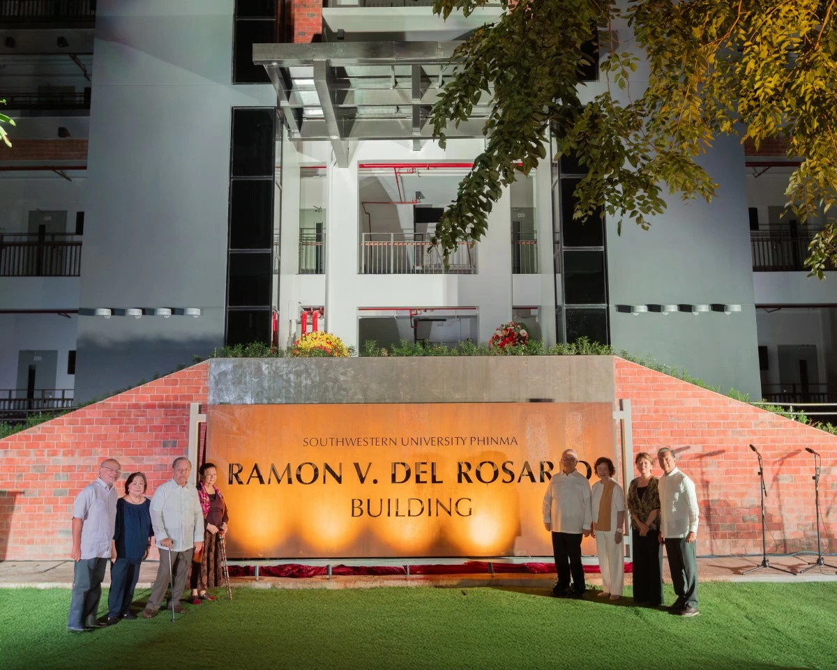 The del Rosario family, PHINMA and PHINMA Education leaders join the RVR building inauguration at SWU PHINMA in Cebu City.
