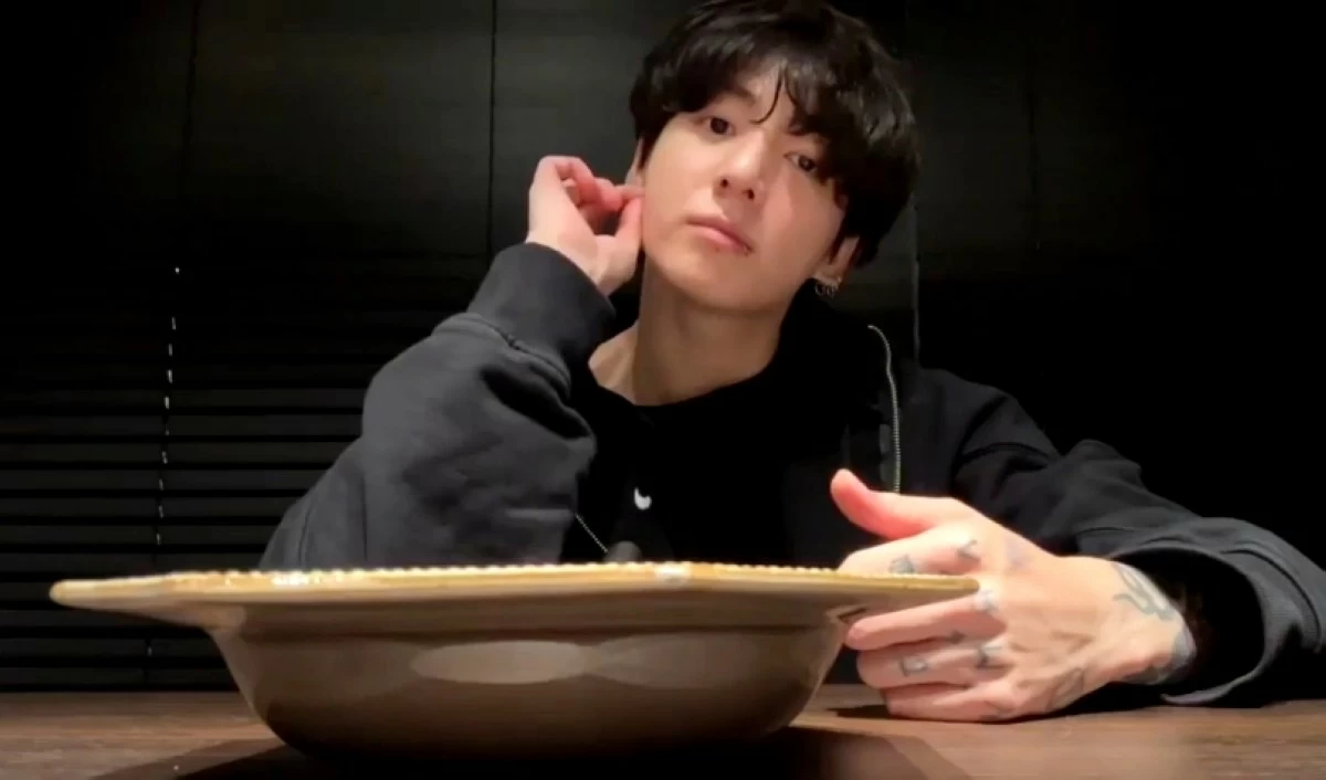 BTS' Jungkook during a live broadcast on Weverse (Screenshot from Weverse video)