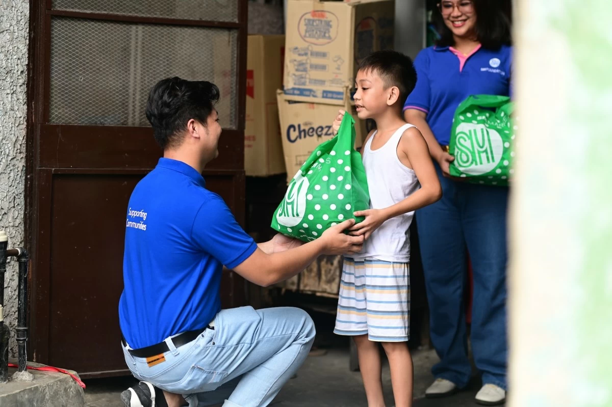 Through Operation Tulong Express, the collaboration of SM Group business units extend Kalinga Packs to families and communities affected by disasters, bringing immediate relief, essential goods, and a message of care and solidarity in times of need.
