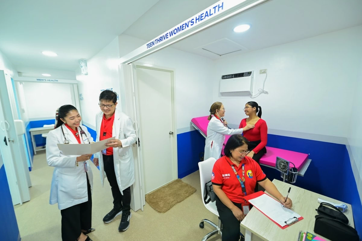 Through close collaboration with volunteers, like-minded organizations, and local communities, SM Foundation’s Health and Medical Programs are designed to respond directly to community needs. By prioritizing preventive healthcare, the foundation aims to help decongest hospitals, strengthen the capabilities of local health centers, and bring essential medical services closer to families through regular medical missions. 
