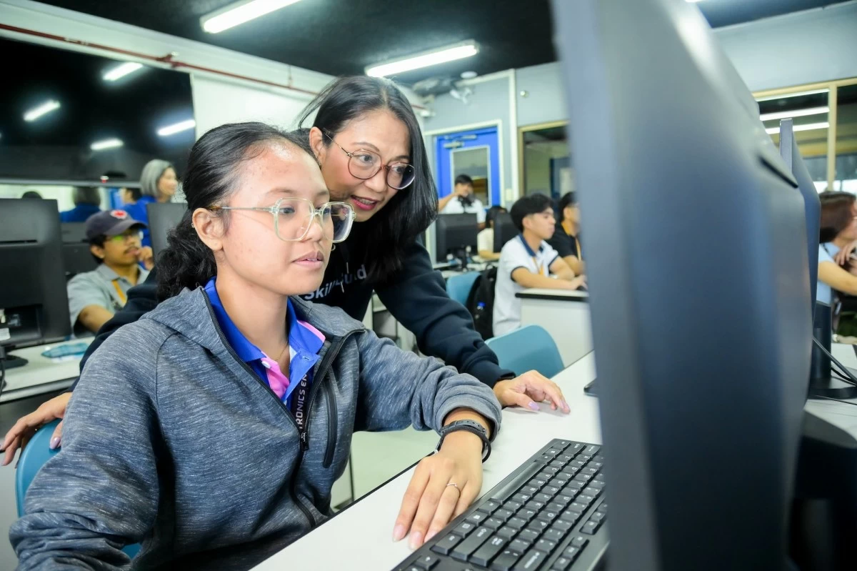 Through IBM’s partnership with SM Foundation, students gain access to industry-relevant digital and technical skills that go beyond formal schooling, which prepares them for the evolving world of work and equips them to thrive in a technology-driven future.
