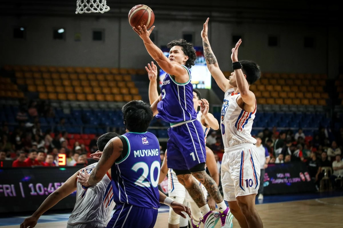 JUAN GOMEZ De Liano remains a force for Converge. (PBA Image)