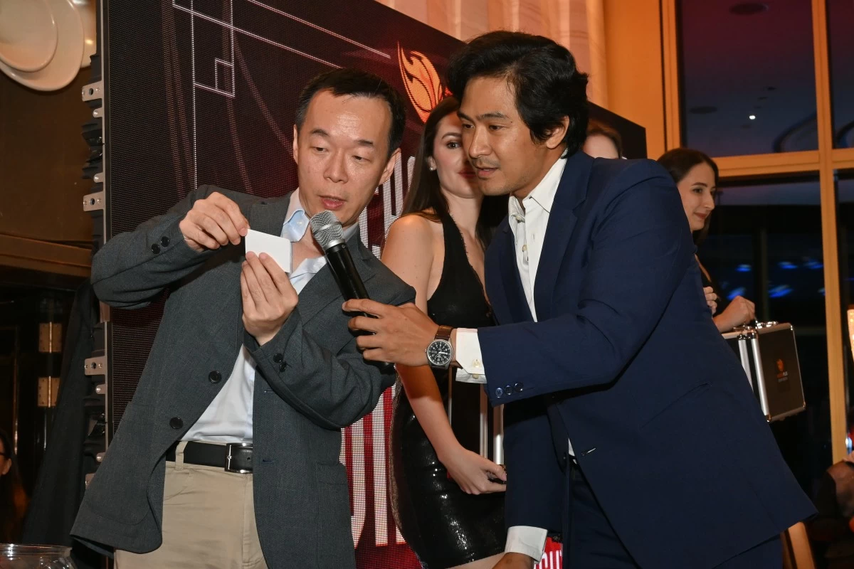 Erick Su (left), ArenaPlus CEO, was in attendance to show his appreciation to the high rolling players that came to the Champions VIP Circle Night.