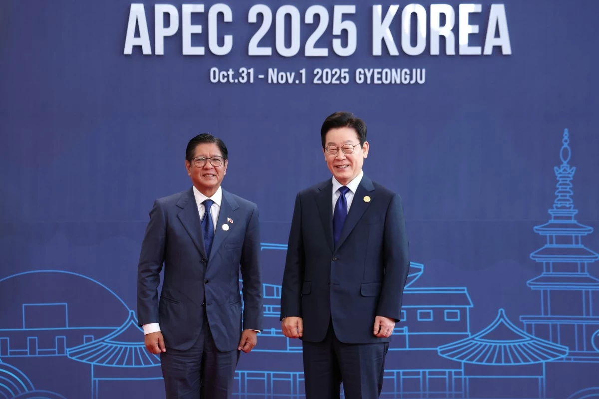 President Ferdinand 'Bongbong' Marcos Jr. and South Korean President Lae Jae-myung (APEC 2025 KOREA/Yonhap News)