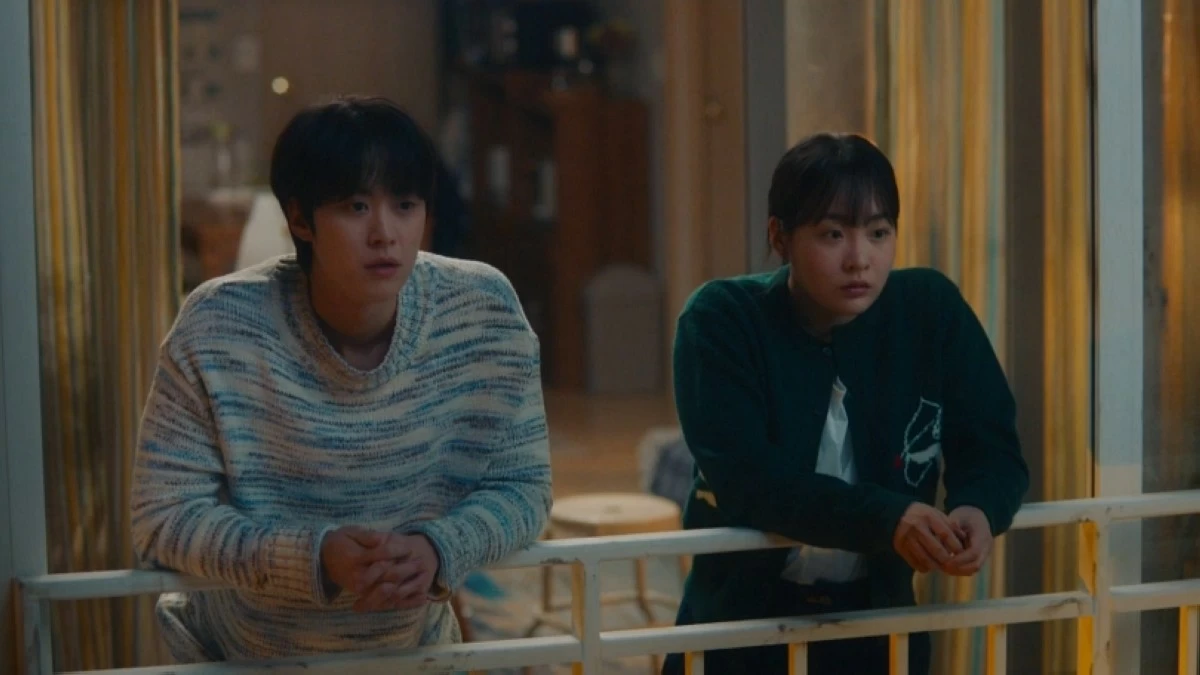 Gong Myung and Kim Min-ha in 