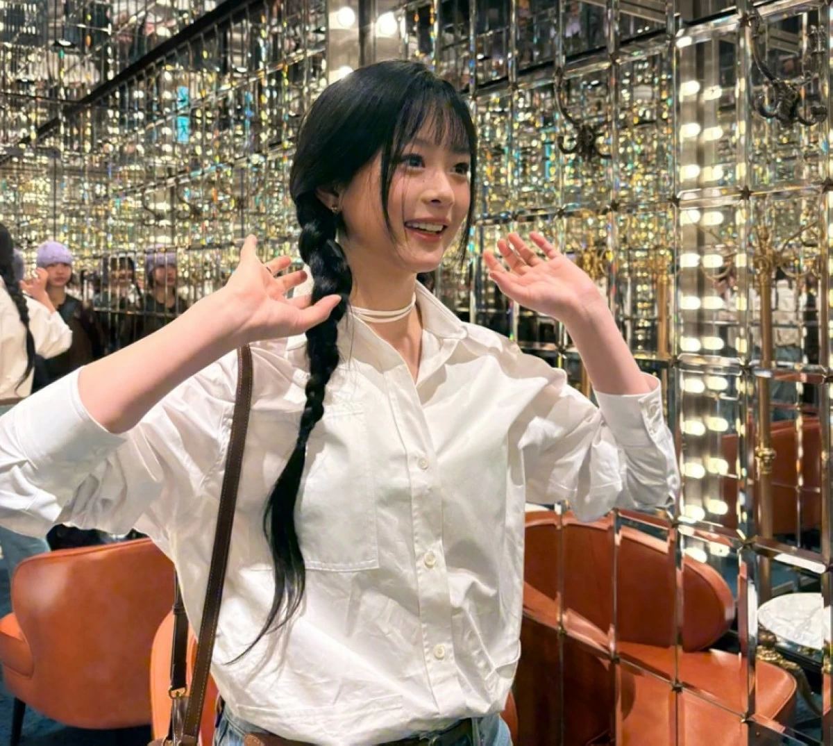 NewJeans' Hanni (X / ADOR)