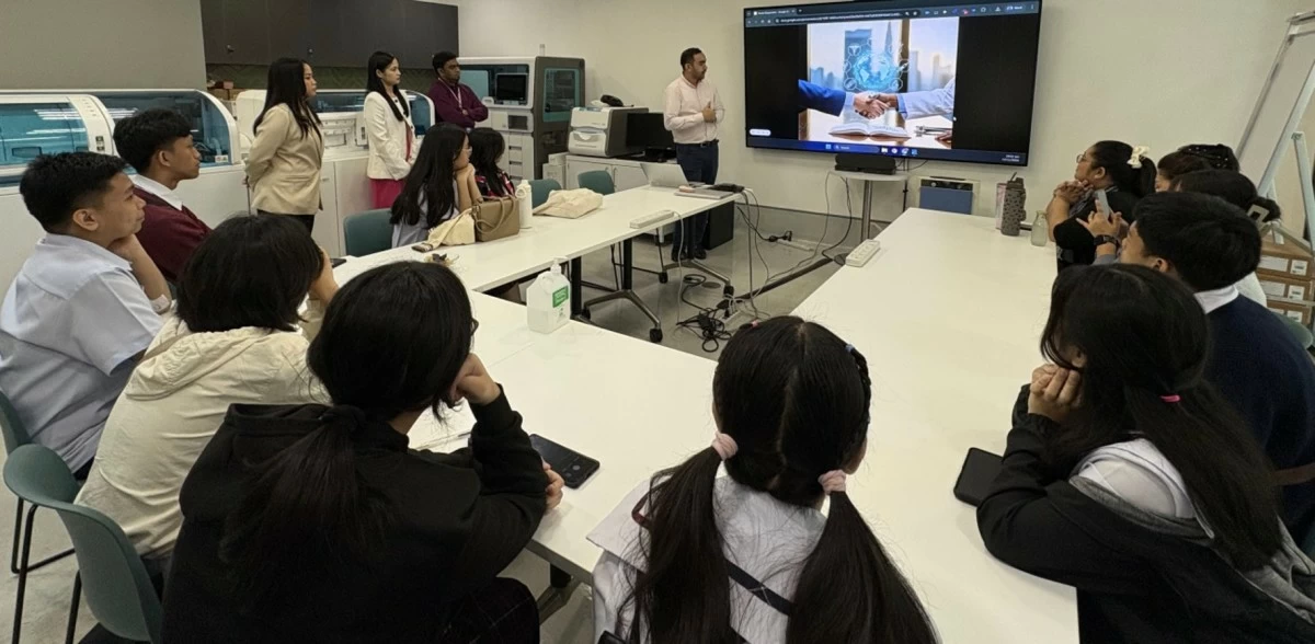 Nathan Revilla, Suzzane Daguno, Katrina Balaga, Cris Adaling, Alvin Cabahug, and Dr. Wasiq Rahman talked about Roche Diagnostics’ role in the health care system; Your Career Compass: Navigating Roles at Roche Diagnostics; and breast cancer advancement in diagnostics.