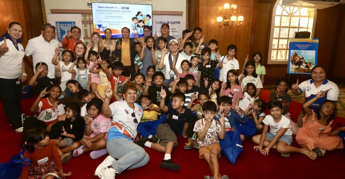 All smiles for the photo memento: the children who joyfully participated and interacted with leaders from the Embassy of Israel, led by Ambassador Dana Kursh; Manila City Hall, headed by Mayor Francisco “Isko” Moreno Domagoso; Barangay 657, Zone 70, District V, Intramuros Chairman John Pipoy Jimenea; and the Manila Bulletin team, led by Publisher Herminio B. Coloma Jr. Joining them were Project Head Badette Cunanan, Brand and Marketing Manager Leslie Araujo, and HR Head Barbie L. Atienza, coming together to celebrate reading, courage, and cultural friendship.
