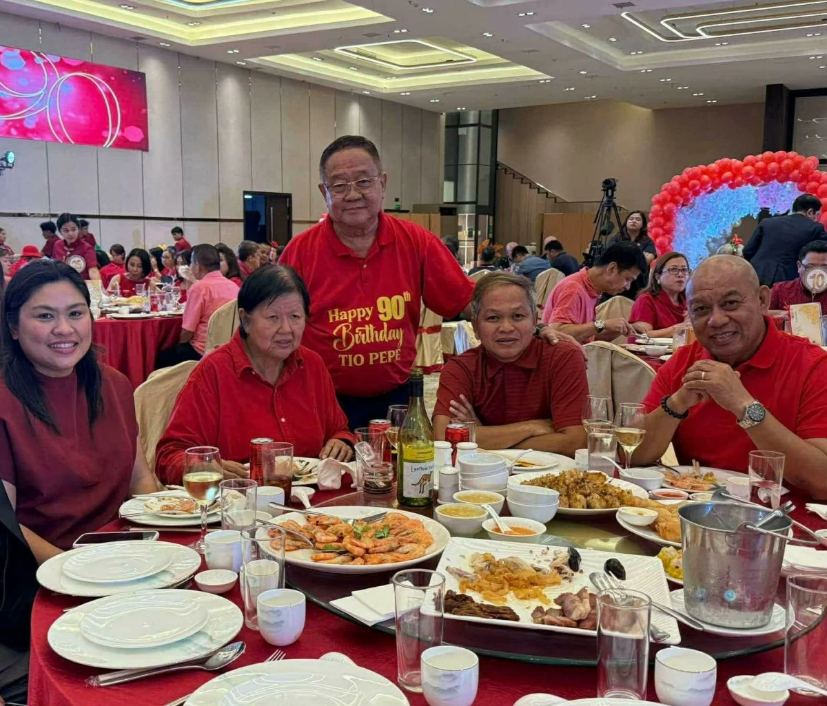 Dagupan City officials: Councilor Jaja Cayabyab, Mayor Belen Fernandez, Councilor Karlos Reyna, and Councilor Lino Fernandez. Standing is former councilor Alex de Venecia.