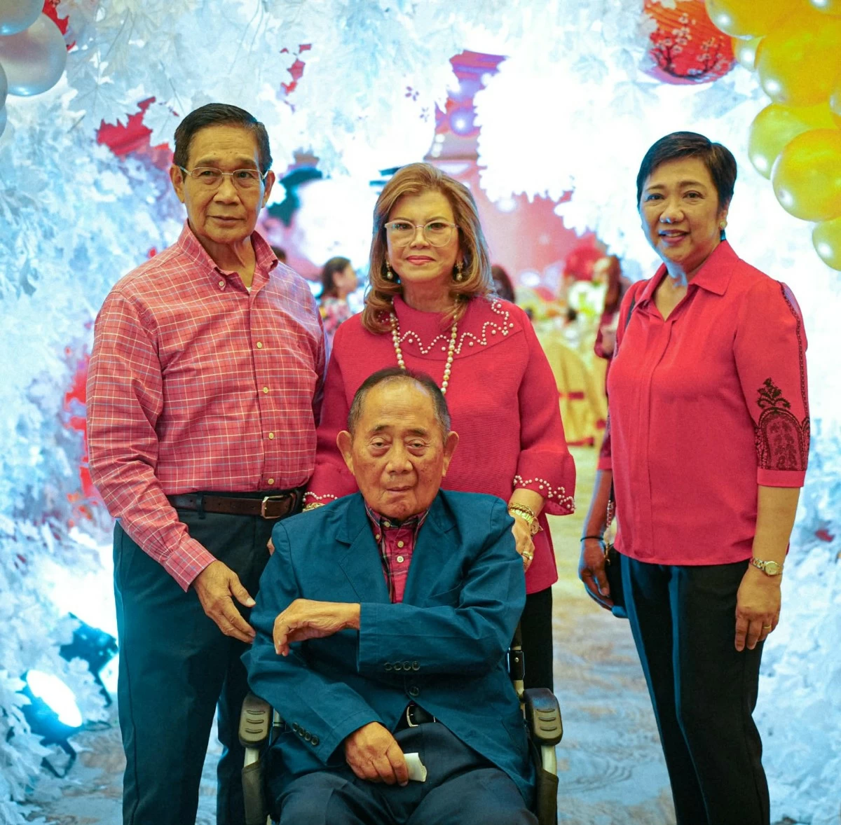 JDV and Manay Gina with retired Gen. Hermogenes Esperon and Lorna Esperon
