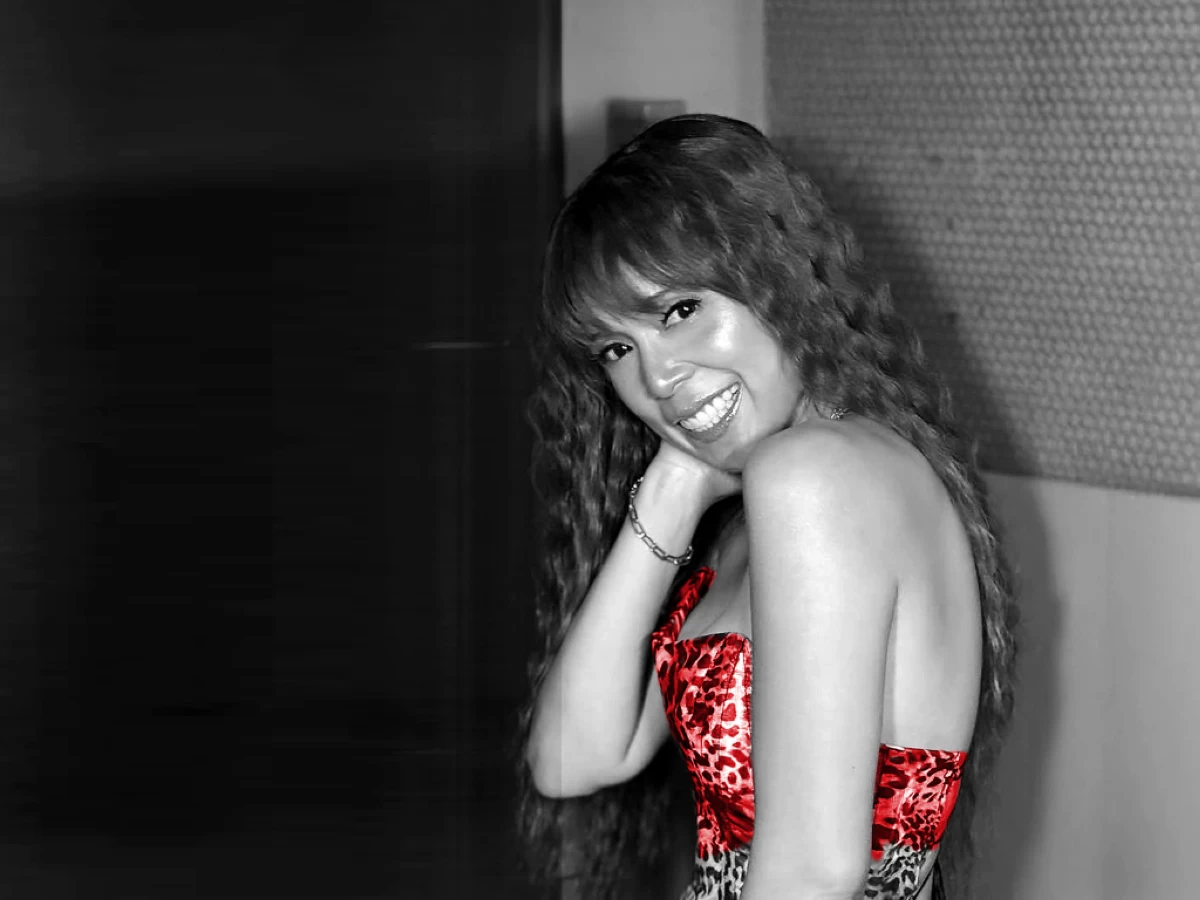 Asia’s Diamond Soul Siren Nina makes the venue shake during the Depression Stage of the Broken Hearts Club with melancholic songs such as 'I Love You Goodbye' and 'Someday'.