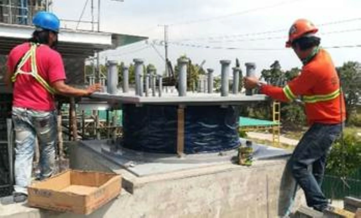 Installation of HDR Seismic Isolation System