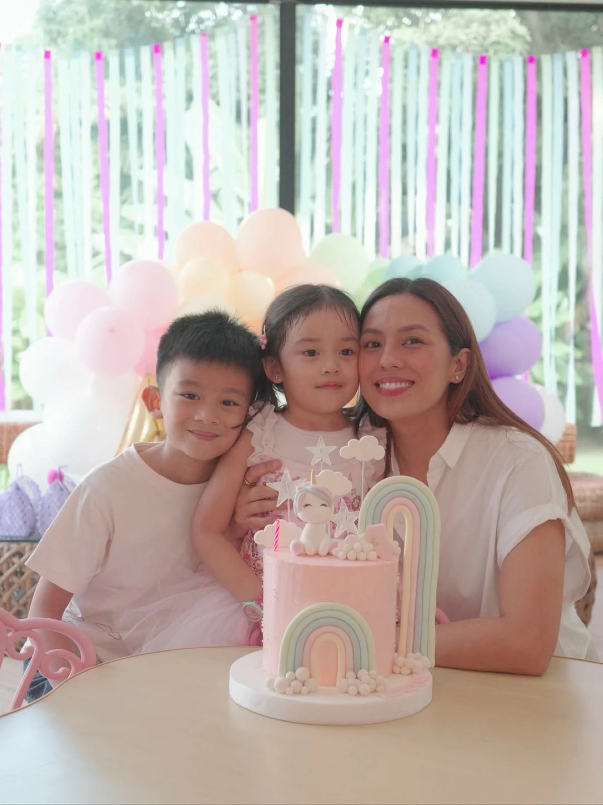 Nikki Gil-Albert and her children