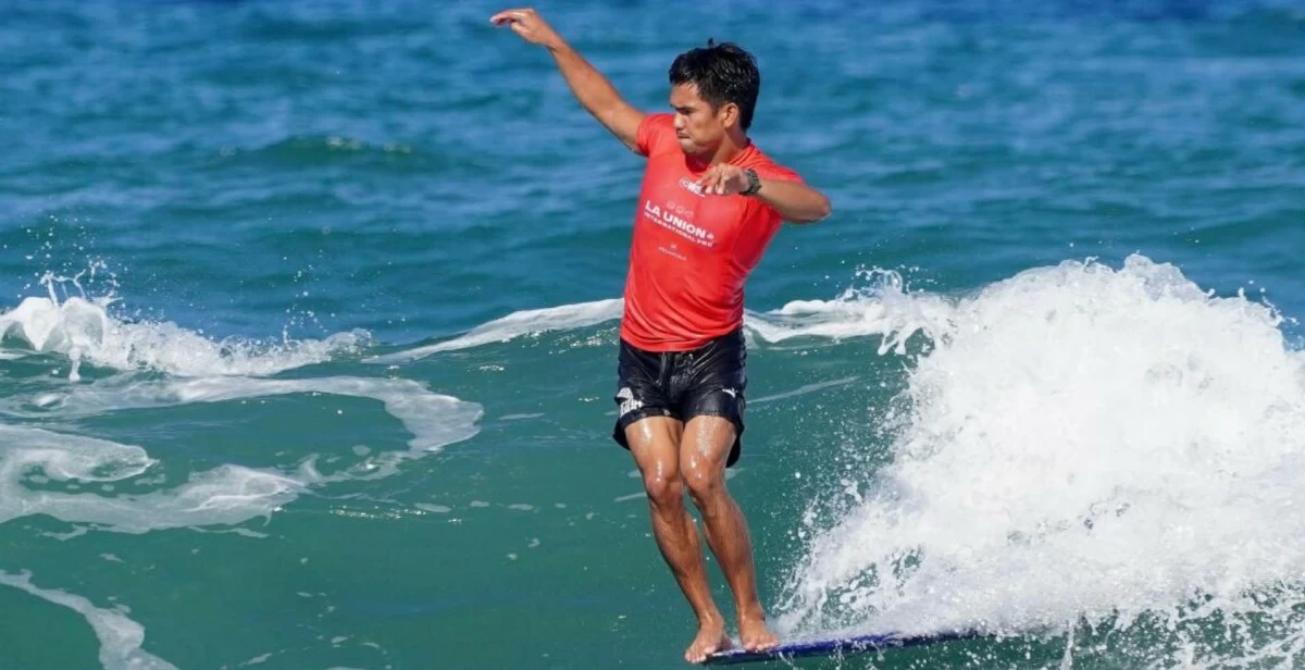 Philippine Sports Commission chairman Patrick “Patò” Gregorio calls the event “the real thrill” as the world's best longboarders compete on the flawless waves of Monalisa Point in San Juan. (PSC and WSL Photos)