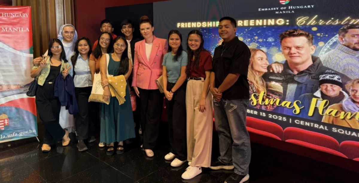 Ambassador Dr. Titanilla Tóth, Sister Edit Fabian and the youth of ACAY Missions
