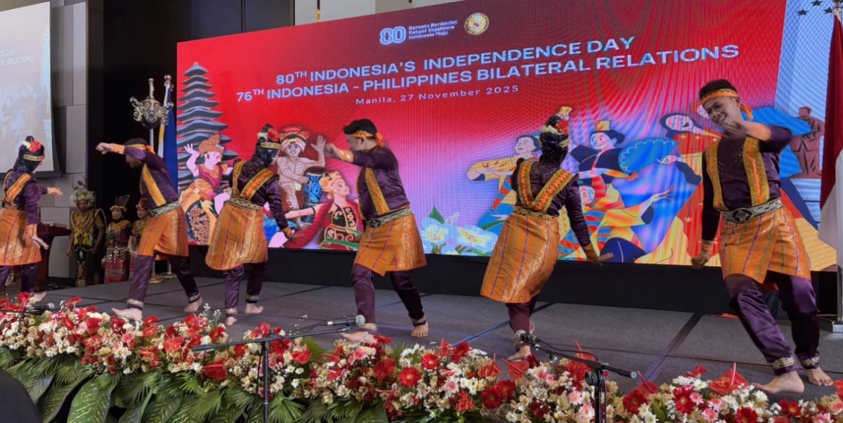 Cultural performances from Komite Seni Budaya Nusantara, all the way  from Aceh, Jakarta, and East Kalimantan


