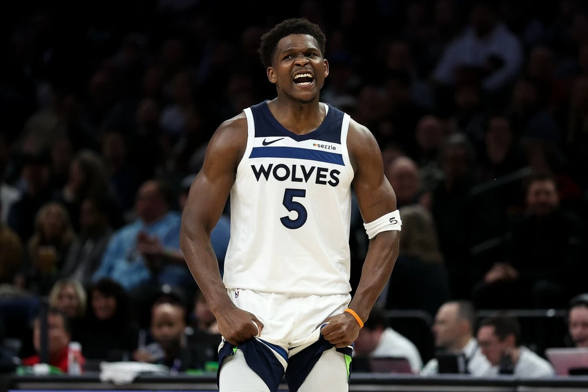 Minnesota Timberwolves guard Anthony Edwards (5) celebrates during the second half of an NBA basketball game against the Cleveland Cavaliers, Thursday, Jan. 8, 2026, in Minneapolis. (AP Photo/Matt Krohn)