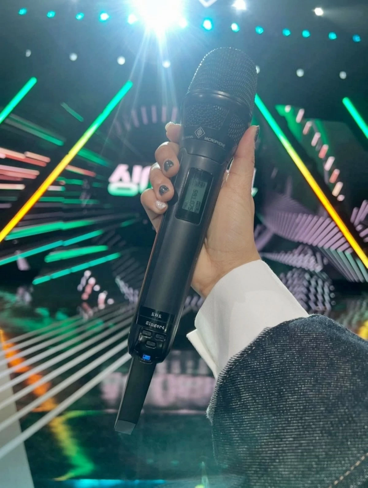 Filipino singer Gwyn Dorado (Dorado's Instagram)