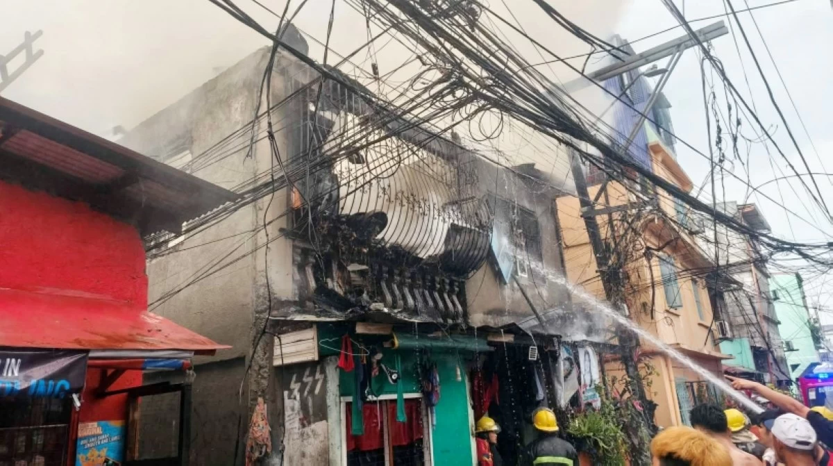 The fire in Barangay Western Bicutan, Taguig on Jan. 11 Photo from the Fort Bonifacio Fire & Rescue Volunteer Inc Global 41s Facebook page)

