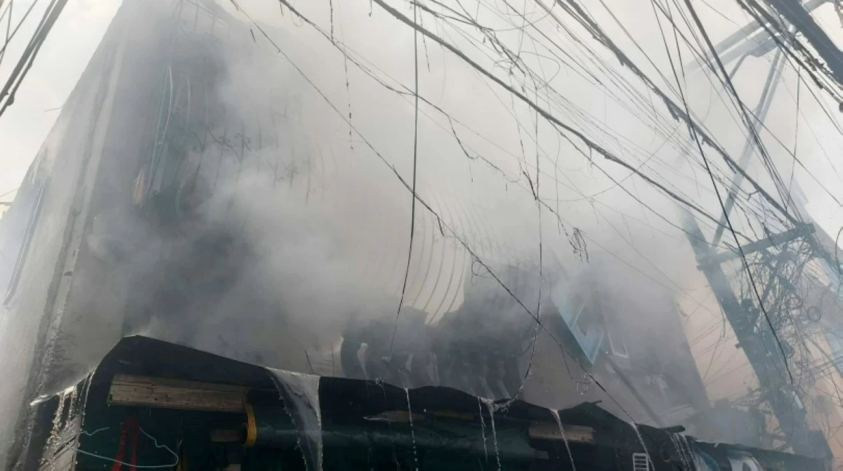 The fire in Barangay Western Bicutan, Taguig on Jan. 11 Photo from the Fort Bonifacio Fire & Rescue Volunteer Inc Global 41s Facebook page)
