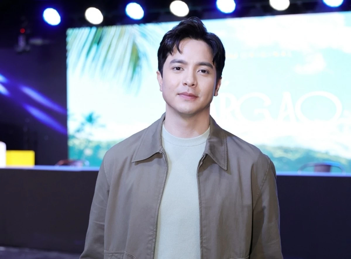 Alden Richards  (Viu) 
