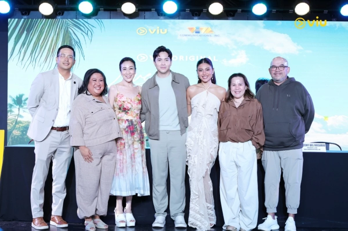 (From left) Vicente Sy-Quia, general manager, Viu Philippines; Garlic Garcia, head of content, Viu Philippines; Atty. Annette Gozon-Valdes, senior vice president, GMA Network; Alden Richards; Nadine Lustre; Veronique del Rosario-Corpus, president and COO, Viva Artist Agency; and Vincent del Rosario, president and COO, Viva Communications Inc. (Viu) 
