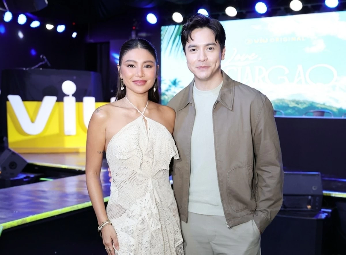 Alden Richards and Nadine Lustre (Viu) 
