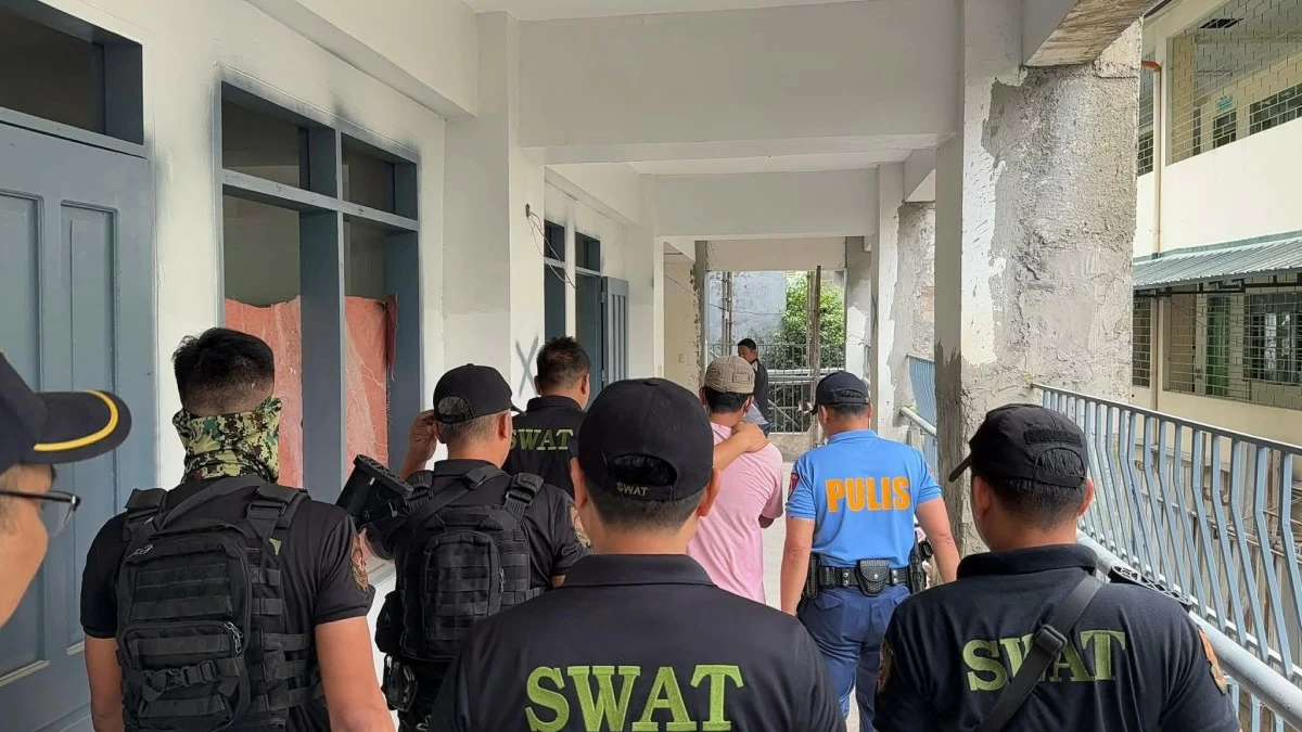Valenzuela City Police Station (VCPS) rescued distress man in a school construction site (Photo from VCPS)