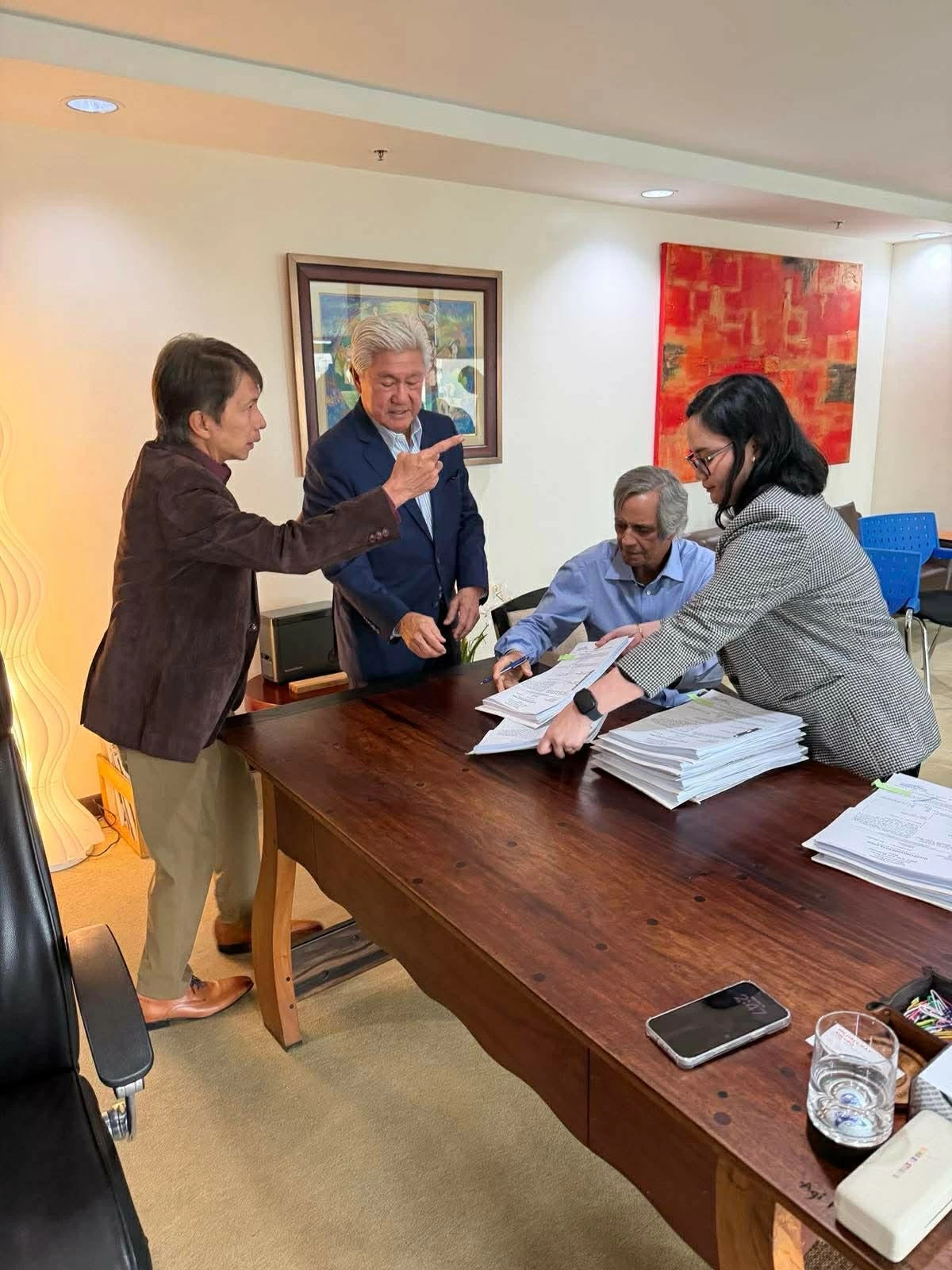 Port and casino tycoon Enrique K. Razon Jr. files a cyber libel complaint against Cavite Rep. Francisco “Kiko” Barzaga before the Makati City Prosecutor’s Office on Wednesday, Jan. 14. Razon is suing the lawmaker over social media posts alleging the billionaire orchestrated a bribery scheme involving members of Congress.