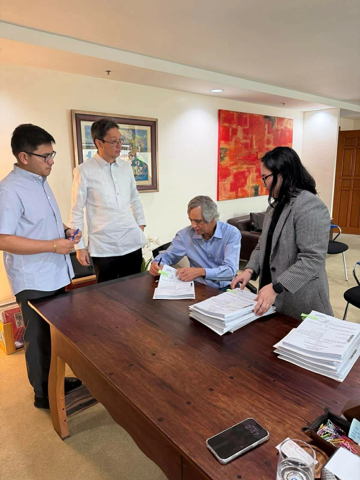 Port and casino tycoon Enrique K. Razon Jr. files a cyber libel complaint against Cavite Rep. Francisco “Kiko” Barzaga before the Makati City Prosecutor’s Office on Wednesday, Jan. 14. Razon is suing the lawmaker over social media posts alleging the billionaire orchestrated a bribery scheme involving members of Congress.