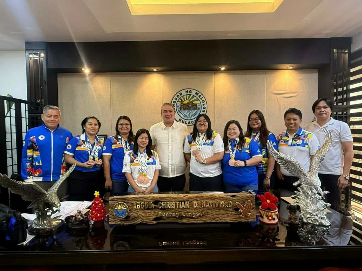 Following their participation in the 33rd SEA Games last December, the Philippine Women’s Chess Team paid a courtesy call to Hon. Mayor Atty. Christian D. Natividad of Malolos, Bulacan. The visit also served as part of the team’s preparation for the 2026 Philippine National Women’s Chess Championship titled “The Battle of the Women’s Masters.” From left are GM Eugene Torre, WGM Janelle Mae Frayna, WIM Jan Jodilyn Fronda, WIM Ruelle Canino, Hon. Atty. Christian D. Natividad, Mayor of Malolos City, WFM Shania Mae Mendoza, WIM Bernadette Galas, WIM Marie Antoinette San Diego, GM Jayson Gonzales, NCFP CEO, IA Reden Cruz, NCFP Rating and Administrative Officer.