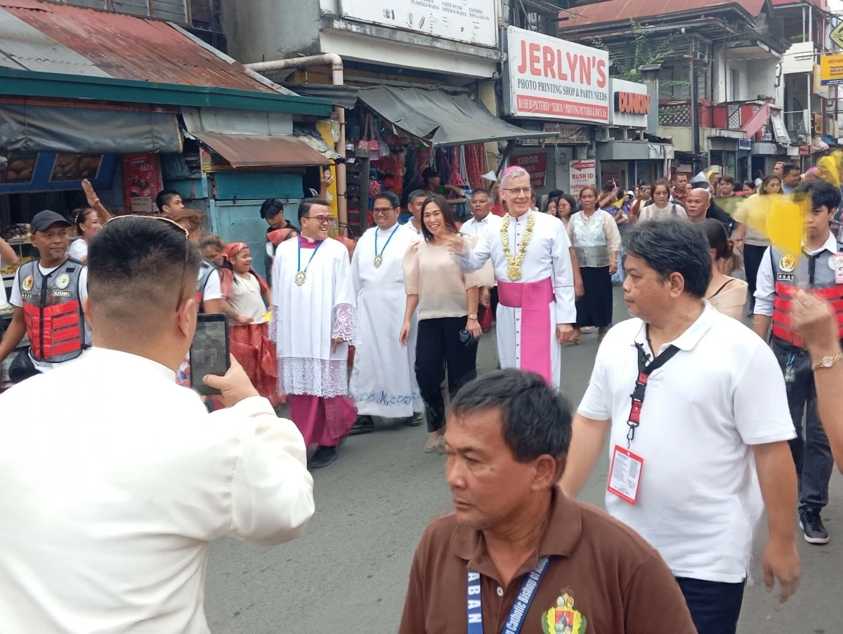 Archbishop Charles Brown and Antipolo Bishop Ruperto C. Santos join the procession to the church - photo by Nel Andrade