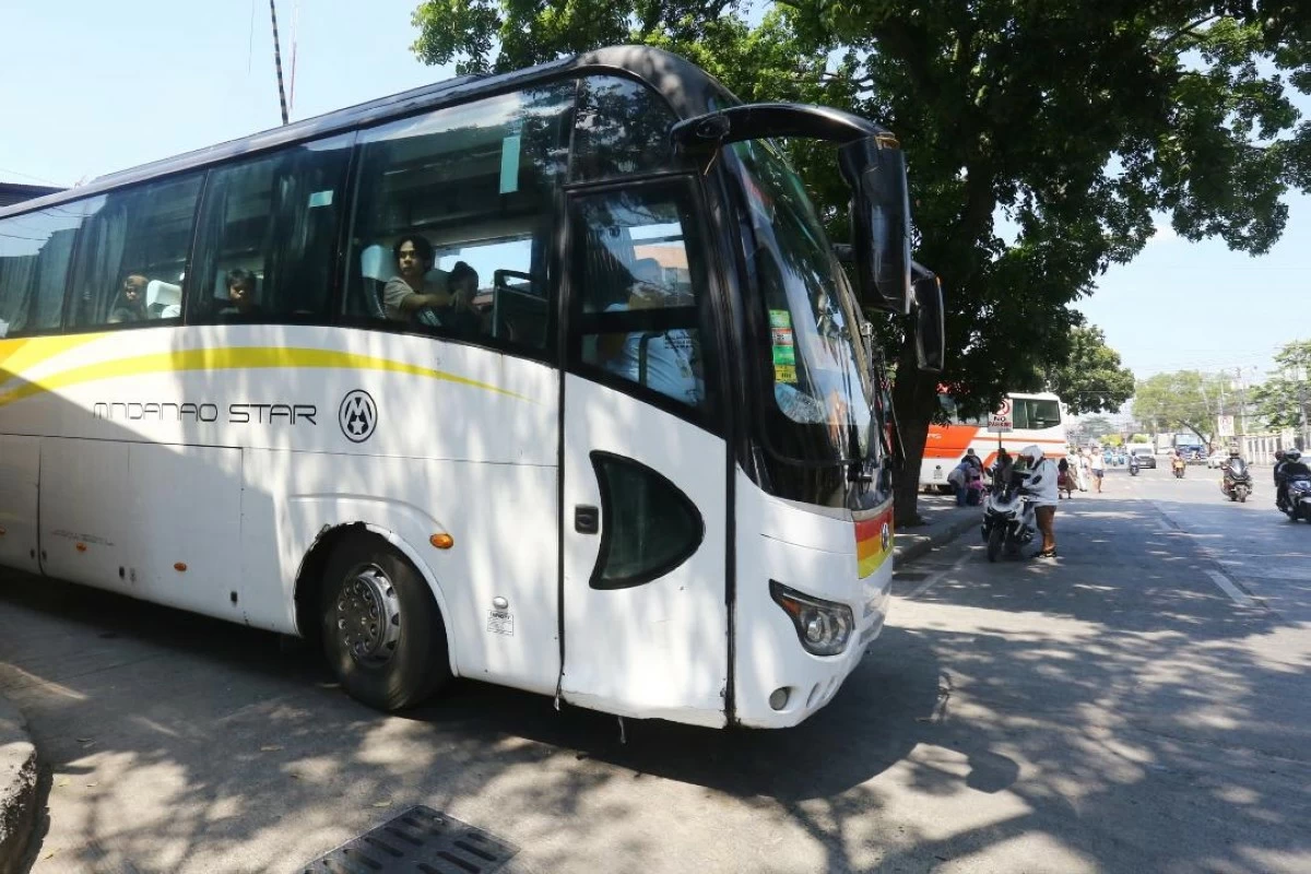 
A Cotabato City-bound Mindanao Star bus departs Davao City on Monday. (Keith Bacongco)
