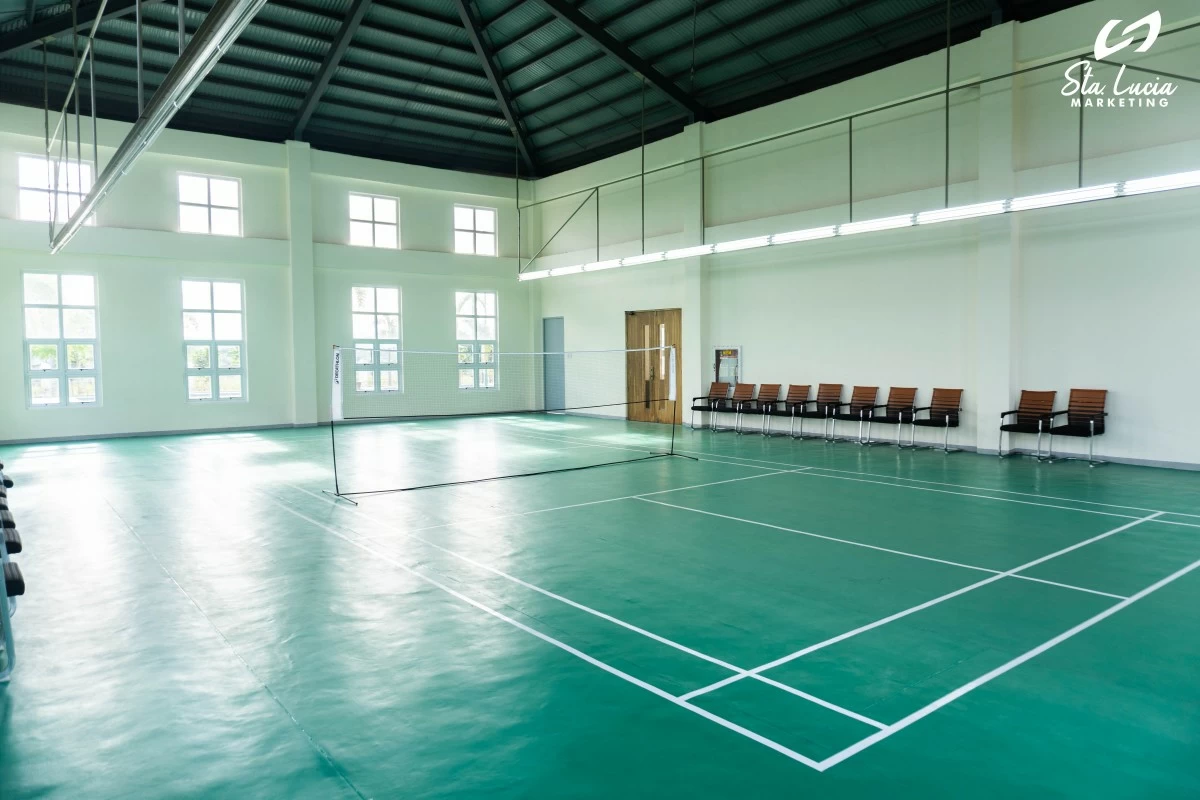 The clubhouse of Acropolis Loyola also features several areas for sports and recreational activities such as a badminton court.