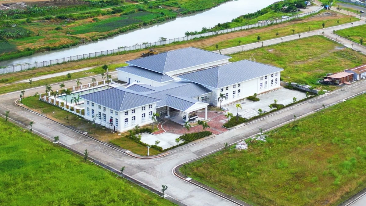 Acropolis Loyola welcomes residents to a high-end community strategically located near prominent cities and major landmarks.