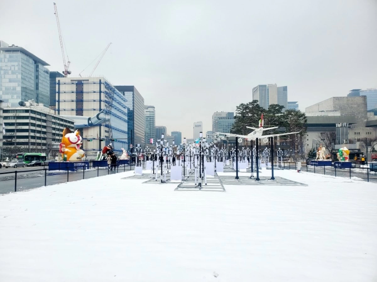 Gwanghwamun Square in Seoul (Jonathan Hicap)
