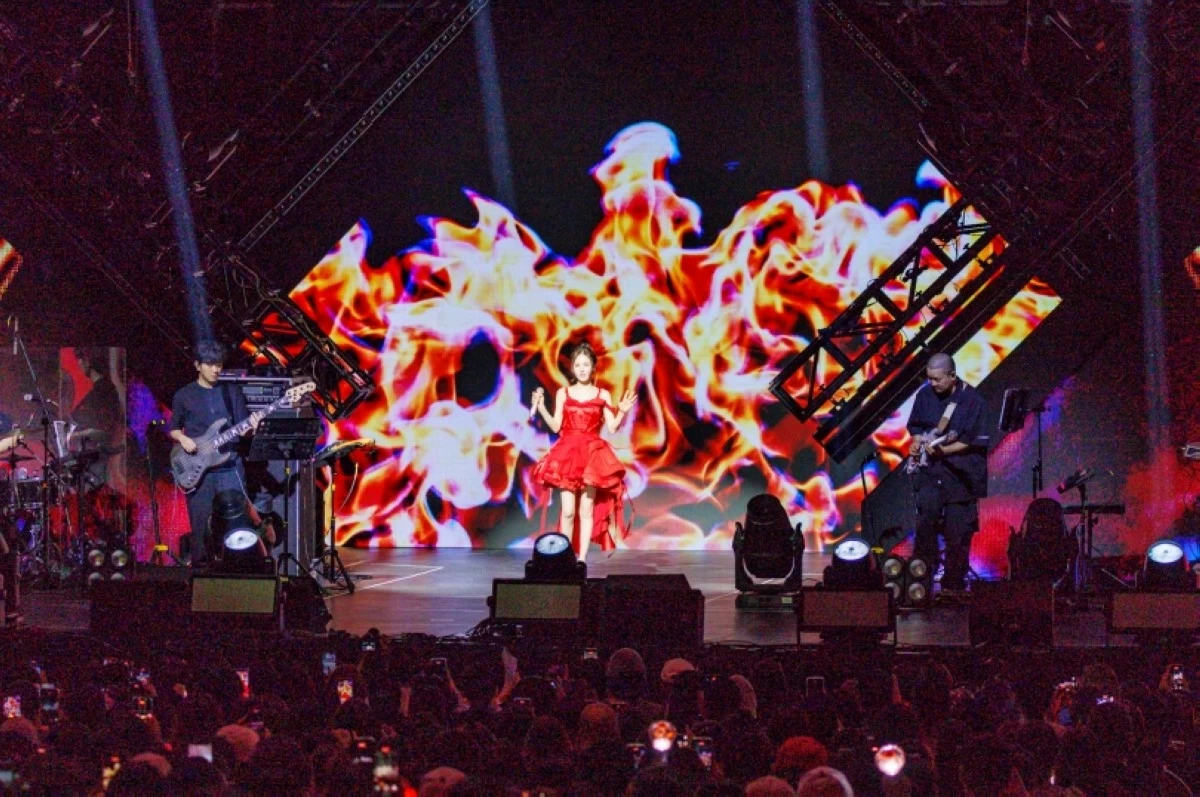 K-pop artist Wendy at her W:EALIVE world tour in Manila on Jan. 17 at the New Frontier Theater (Photo courtesy of Marck Forca)