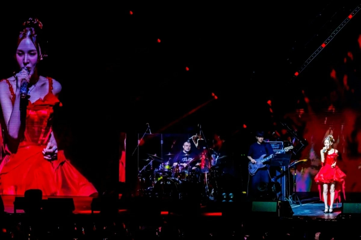 K-pop artist Wendy at her W:EALIVE world tour in Manila on Jan. 17 at the New Frontier Theater (Photo courtesy of Marck Forca)