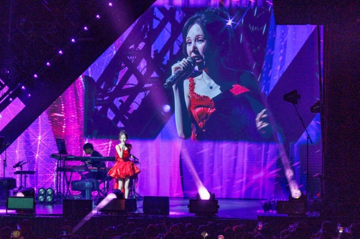 K-pop artist Wendy at her W:EALIVE world tour in Manila on Jan. 17 at the New Frontier Theater (Photo courtesy of Marck Forca)