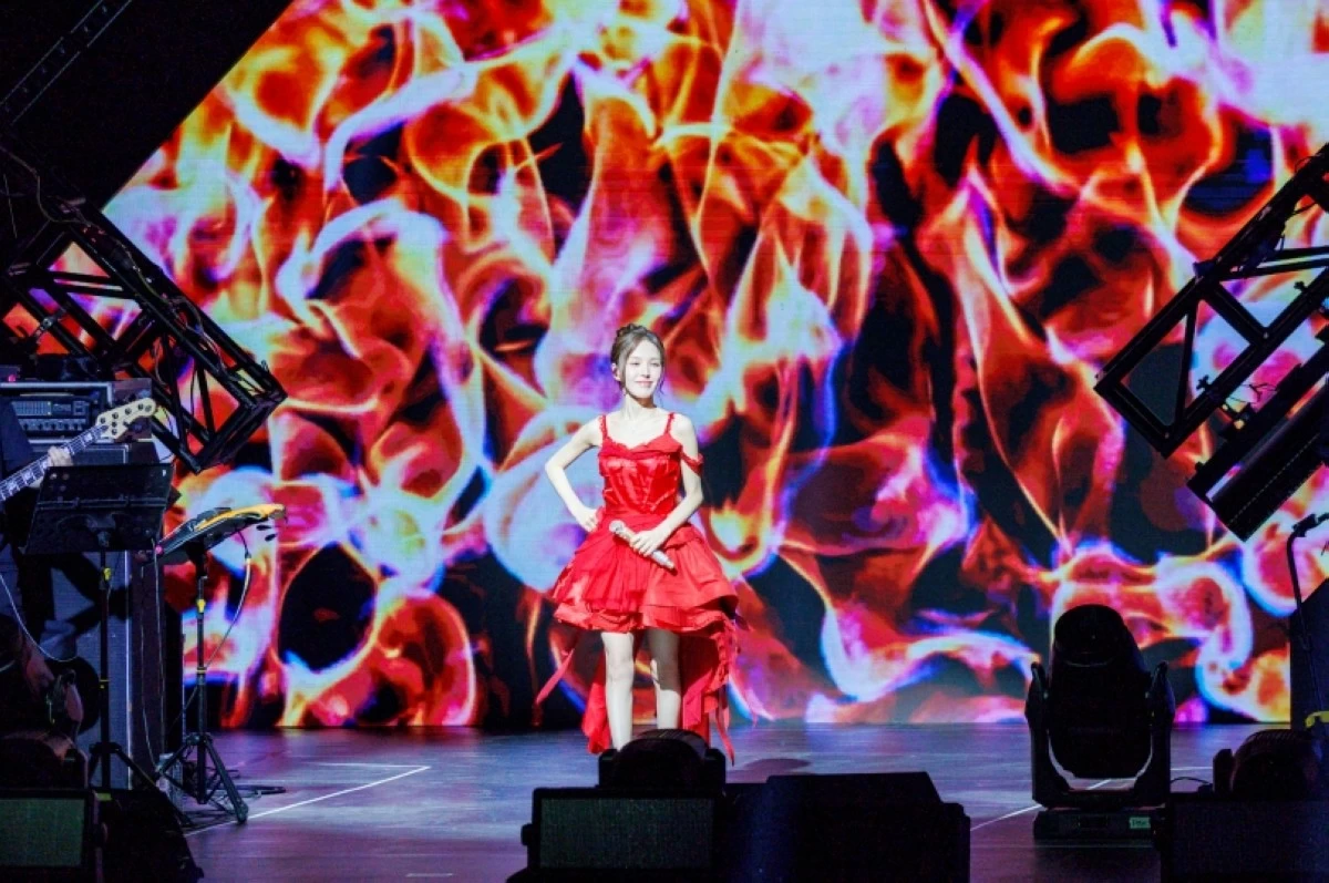 K-pop artist Wendy at her W:EALIVE world tour in Manila on Jan. 17 at the New Frontier Theater (Photo courtesy of Marck Forca)