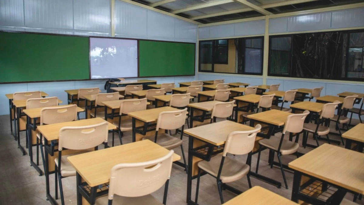 Education officials and LGU representatives seal a new partnership aimed at speeding up public school classroom construction and rehabilitation, supporting President Marcos’ drive to improve basic education facilities nationwide. (DepEd photo)