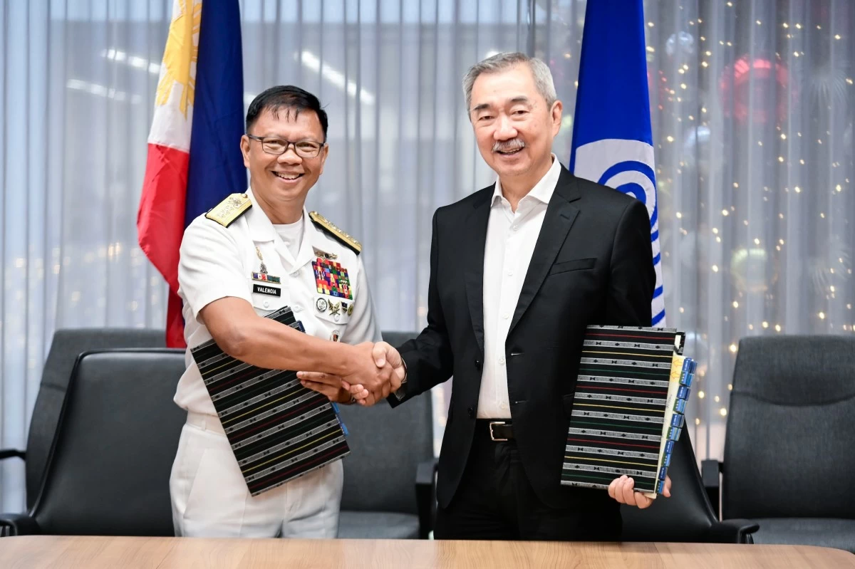PMA superintendent vice admiral Caesar Bernard Valencia and SMPH chairman of the Executive Committee Hans Sy mark a partnership supporting holistic education and leadership development through the Henry Sy Sr. Hall at Fort Del Pilar.