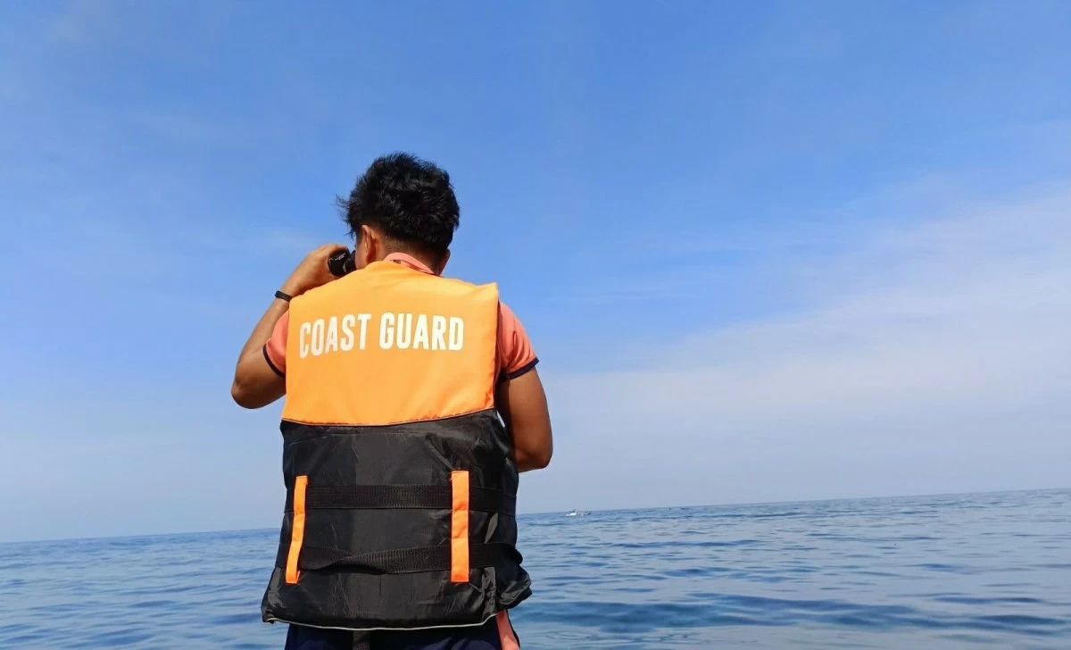 A Philippine Coast Guard personnel searches for missing passengers of recreational boat MBCA Amejara, which capsized off Davao Gulf on Jan. 19, 2026 while carrying 16 individuals. A crew member was found while five bodies were recovered off Sarangani as of Jan. 24. (Photo: PCG)